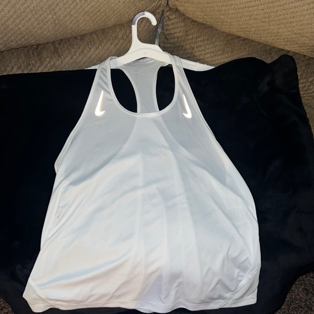 NWOT Nike athletic white tank top In excellent condition